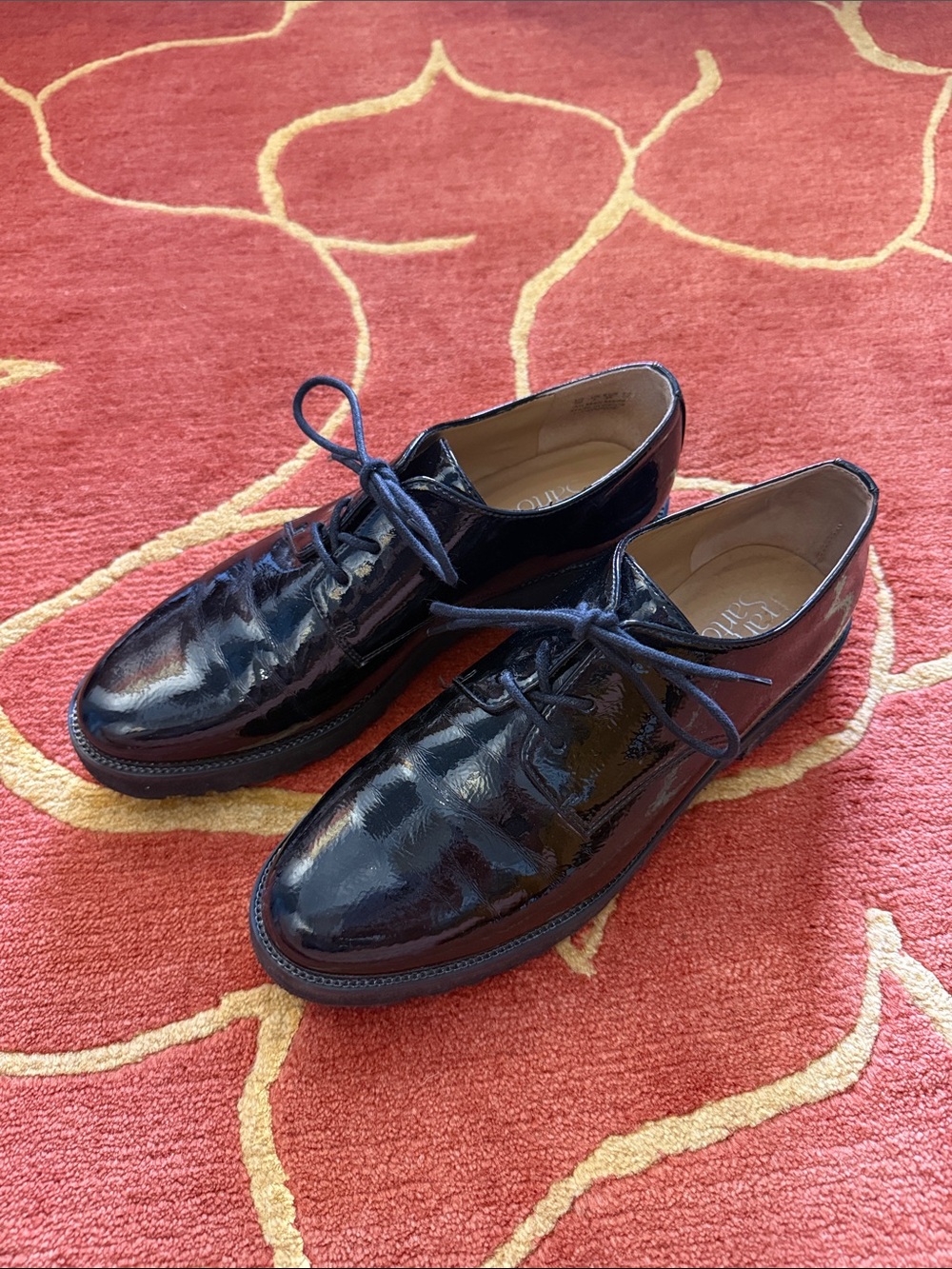 Women’s Glossy Black Lace-Up Dress Shoes Oxfords